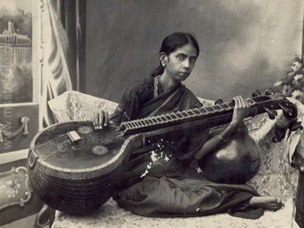 முதல் இசைத் தட்டு : 