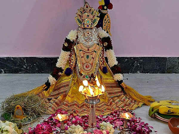 நவராத்திரி பெண்களின் பண்டிகையா ? :