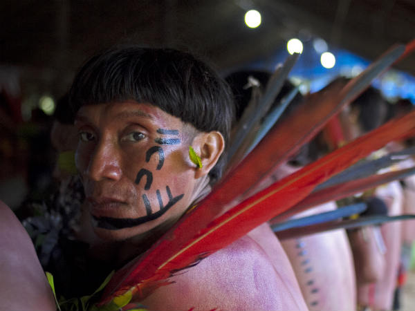 பிணம் திண்ணிகள் : பிணம் திண்ணிகள் :