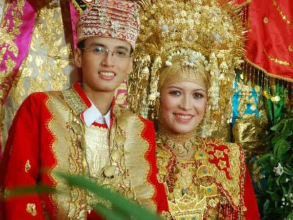 கழிவறைக்குச் செல்லத்தடை : கழிவறைக்குச் செல்லத்தடை :