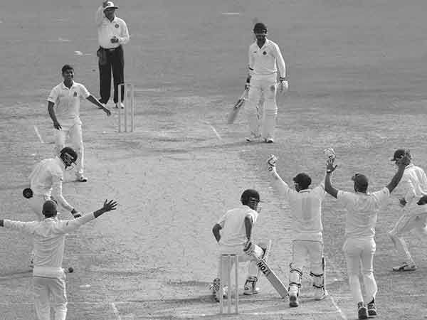 ஹாட்ரிக் விக்கெட்! ஹாட்ரிக் விக்கெட்!