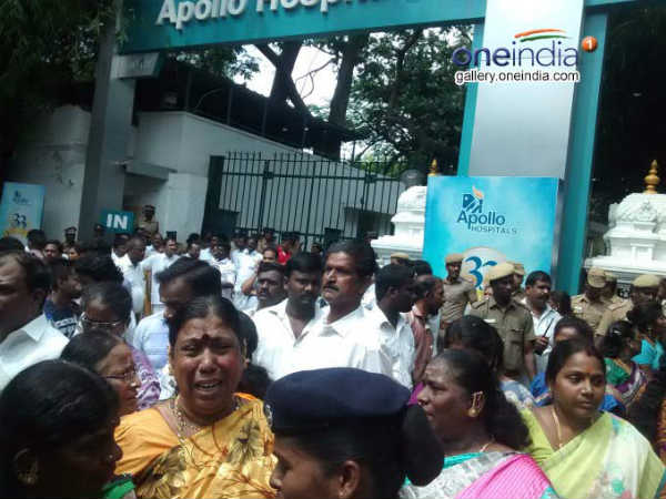 அம்மா இட்லி சாப்பிட்டார் : 