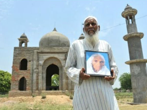 போஸ்ட் மாஸ்டர் : 