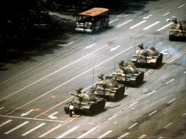 #02 டேன்க் மேன் (Tank Man)