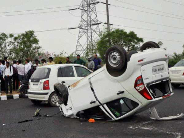 சாலை விபத்துக்கள் : 