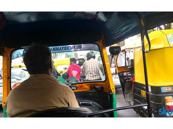 மீண்டும் ஆட்டோ : 