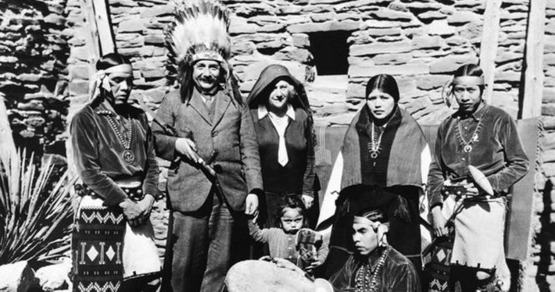 இந்த பிரபலம் யார்? இந்த பிரபலம் யார்?