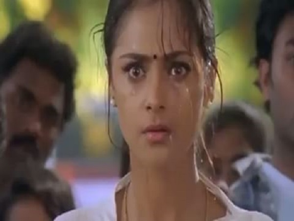 தொல்லை செய்யாதே...!