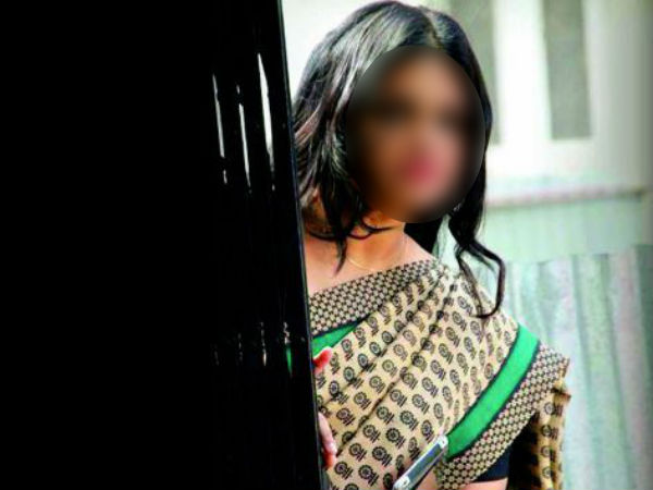 எவன் கூட?