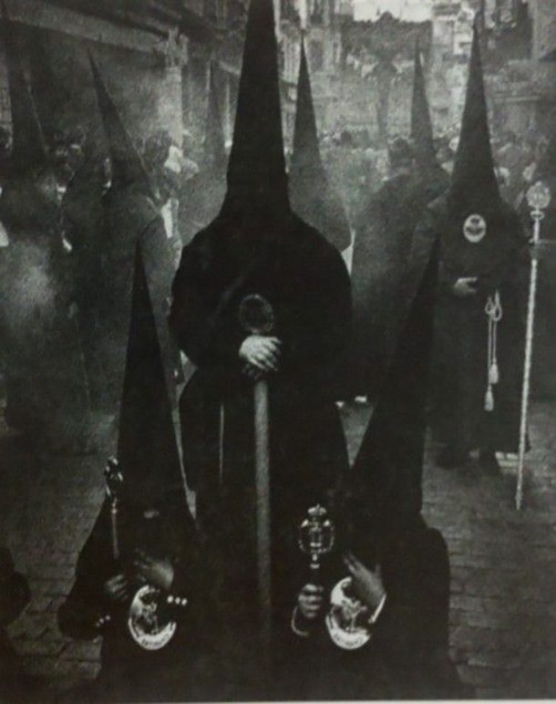 கருப்பு அங்கி! கருப்பு அங்கி!