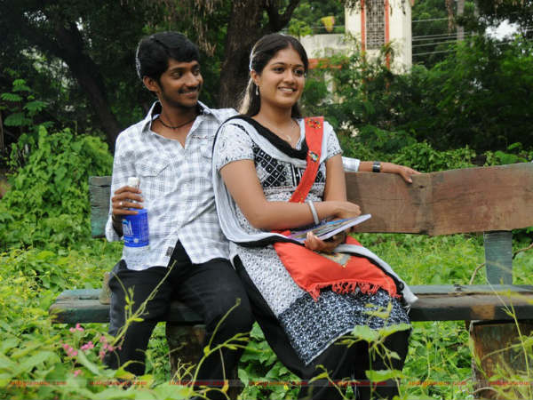 அப்ப லவ் பண்றாளா...