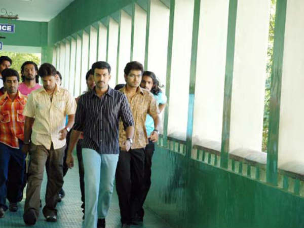 செக்கரெட்ரி : 