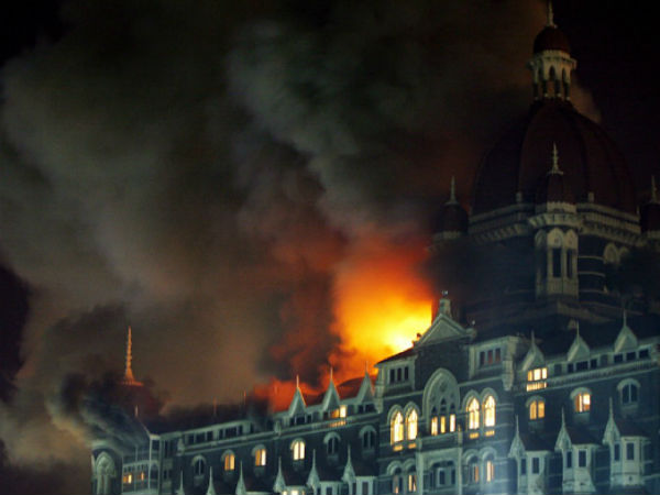 நள்ளிரவு இரண்டு மணி :