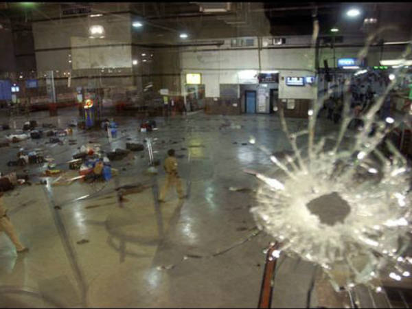 போனும் ஷூவும் :