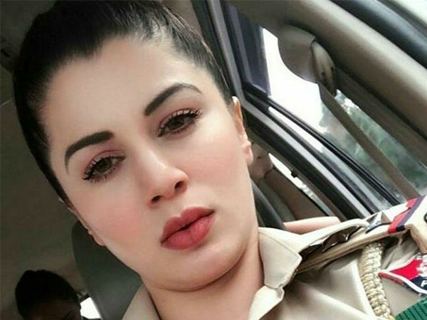 கைனாட் அரோரா!