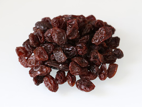 1. கருப்பு உலர் திராட்சை