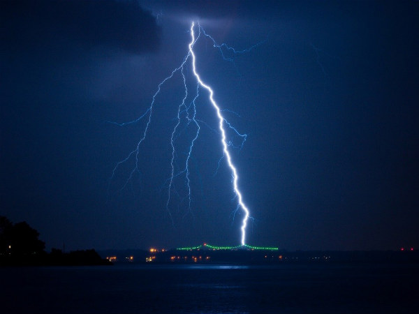 மின்னல் அடித்து இறந்தவர் :