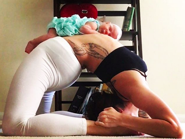 குழந்தையுடன் தொடர்பு