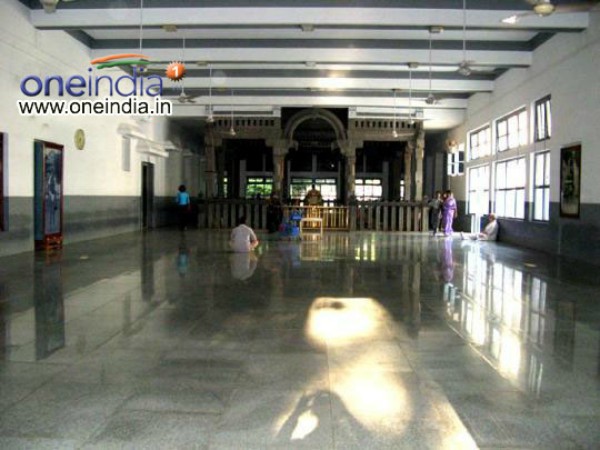 அவரின் அதிஷ்டானம் இருக்குமிடம் :