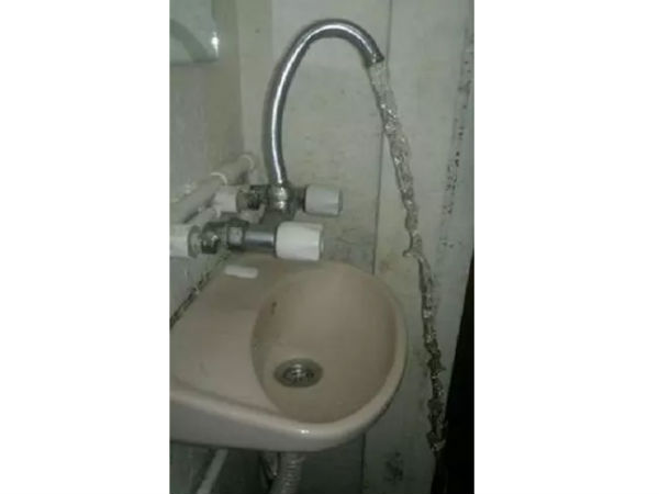 தண்ணீரை வீணாக்காதீர்!