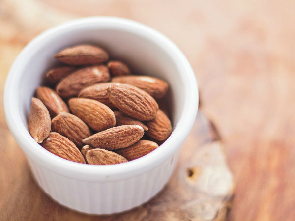 குருதி நெல்லியுடன் பாதாம் கொட்டை பவுடர்: