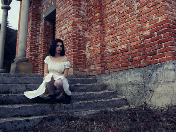 பேய் தேடி...