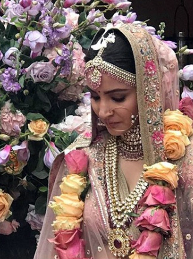 லெஹங்கா : 