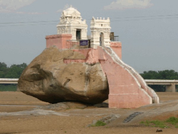 கபிலர் குன்று : கபிலர் குன்று :