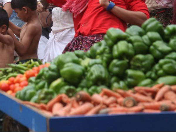 அவன் வீட்டார்..