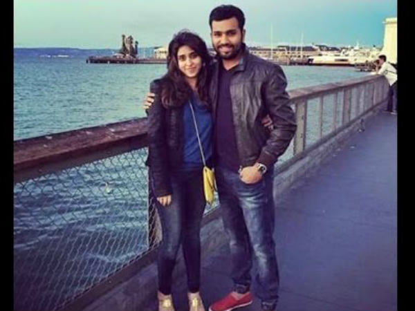 மேனேஜர் : 