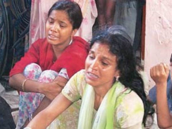 பள்ளி மாணவிகள் : 