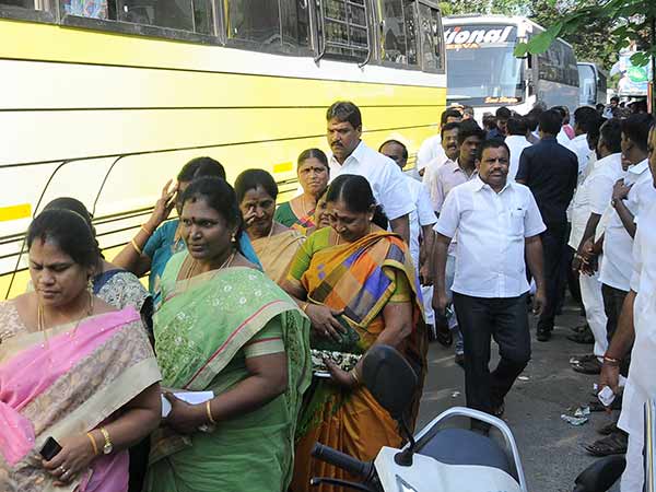 கூவத்தூர் : 