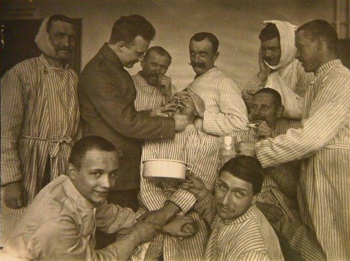 கூட்டமாக..