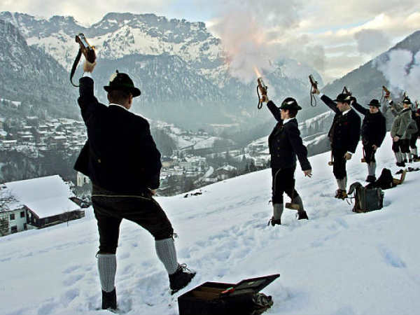 பவாரியன் மோர்டார்ஸ் : 