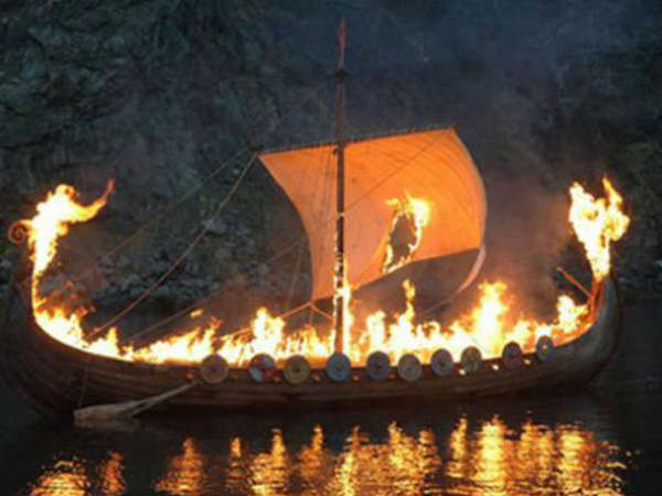 கப்பலில் : 