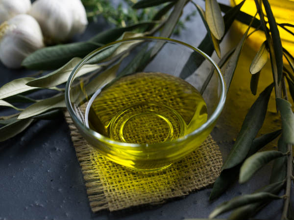 சர்க்கரை மற்றும் ஆலிவ் ஆயில்