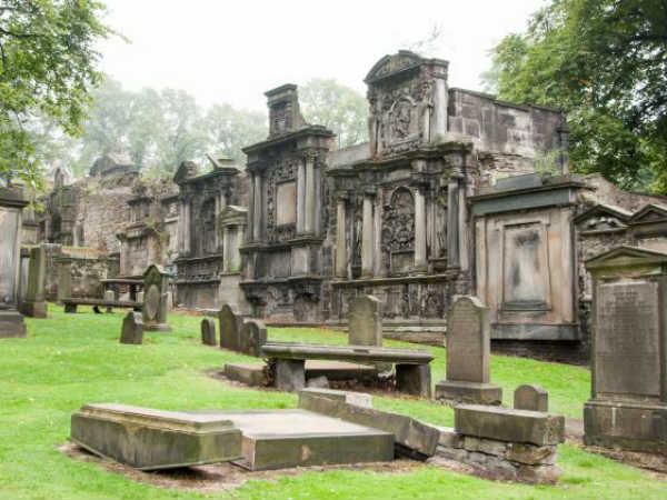 க்ரேஃப்ரியர்ஸ் : 