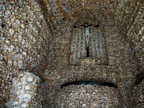  சேப்பல் ஆஃப் போன்ஸ் : 