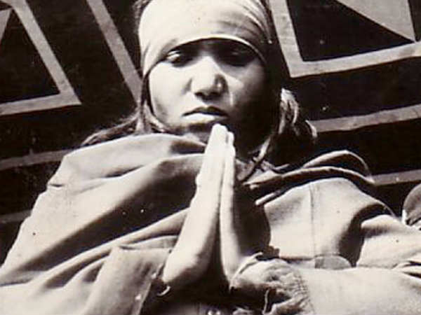 வெறுத்து ஊரை விட்டே ஓட்டம் : 