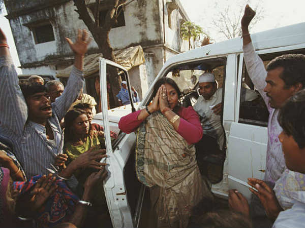 சரண்டரான பூலான் தேவி : 