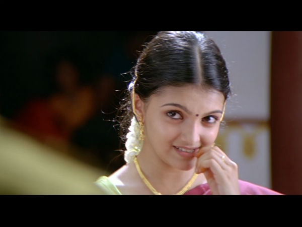 சிக்கிக் கொண்ட பறவை : 