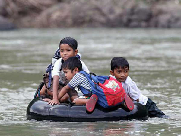 ட்ரிப் போகல ஸ்கூலுக்குத்தான் : 