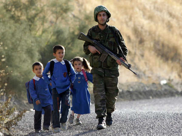 சல்யூட் : 