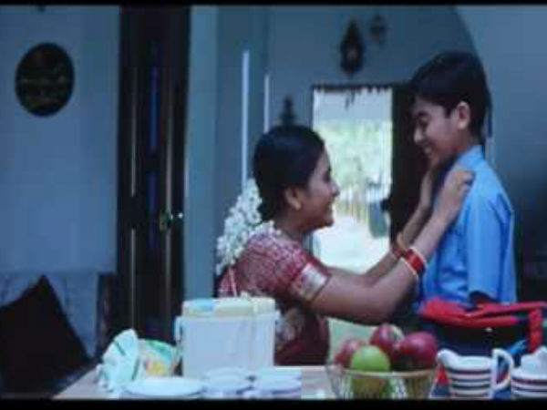 அம்மாவின் முத்தம் : 