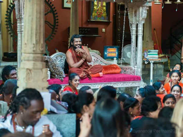 சிறுமிகளை மீட்க வேண்டும் : 