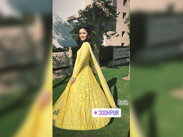 மெஹந்தி : 