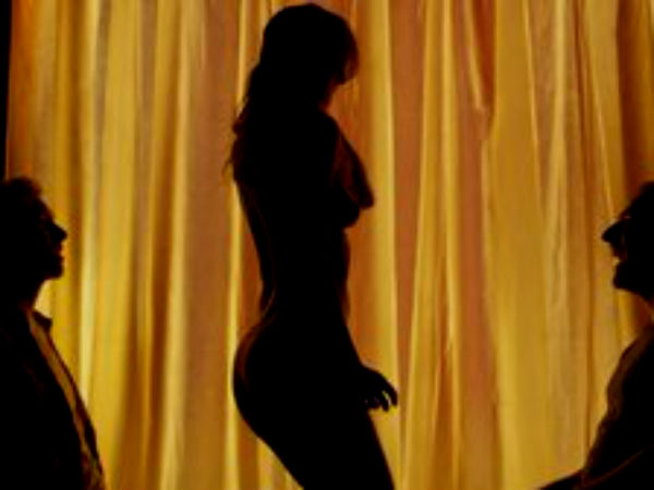 பெண் நிருபர்!