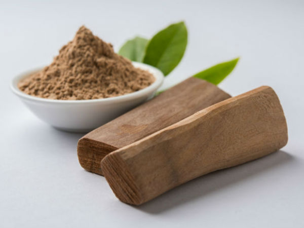 7 பாதாம் பருப்பு, சந்தன கட்டை மற்றும் ரோஸ்வுட் ஆயில் 