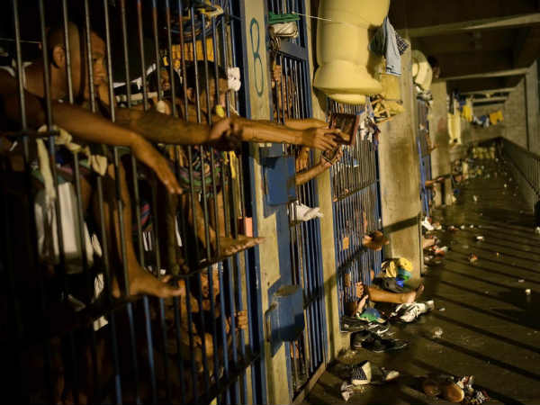 அமெரிக்கா : 