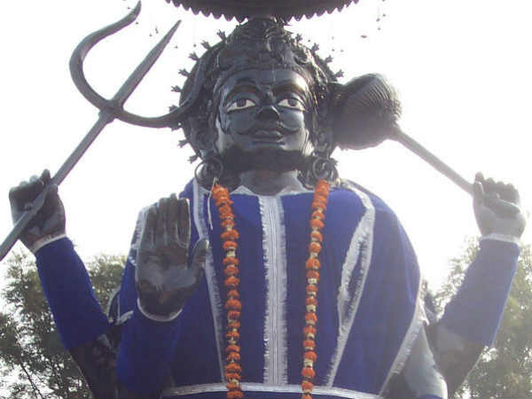 சனீஸ்வரர் : 